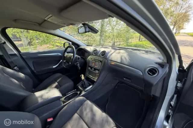 Ford Mondeo (2010) thumbnail 11
