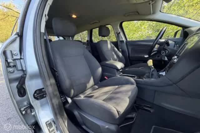 Ford Mondeo (2010) thumbnail 12