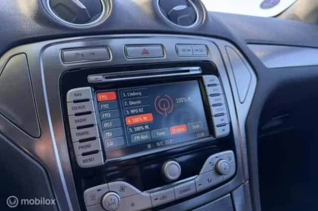 Ford Mondeo (2010) thumbnail 22