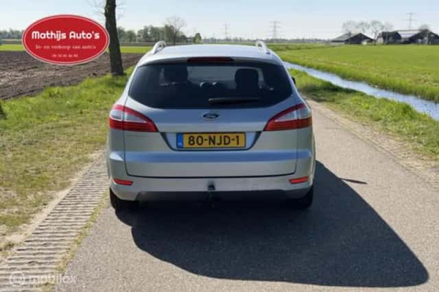 Ford Mondeo (2010) thumbnail 6