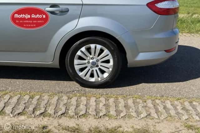 Ford Mondeo (2010) thumbnail 9