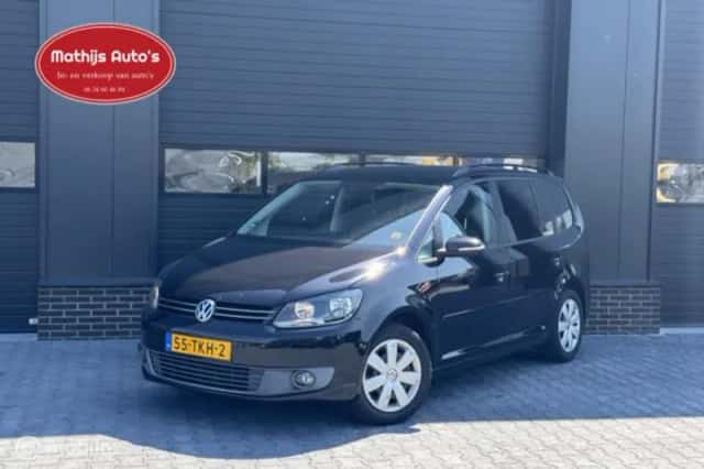 Volkswagen Touran (2012) thumbnail 1