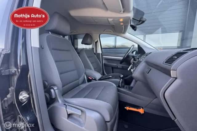 Volkswagen Touran (2012) thumbnail 5