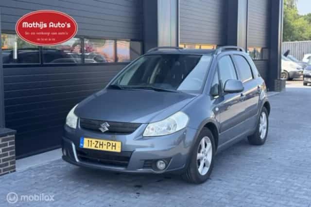 Suzuki SX4 (2008) thumbnail 2