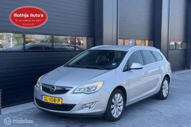 Opel Astra (2013) thumbnail 4