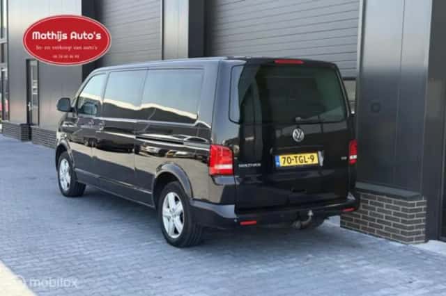 Volkswagen Transporter (2011) thumbnail 6