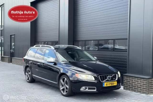 Volvo V70 (2011) thumbnail 3