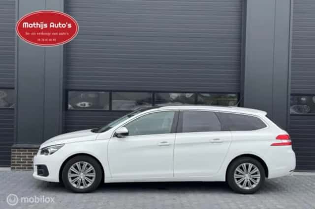 Peugeot 308 (2019) thumbnail 2