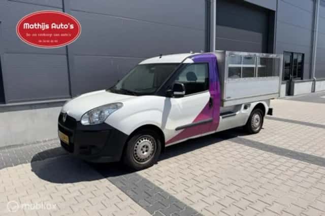 Fiat Doblo (2014) thumbnail 2