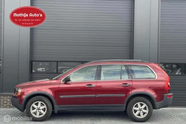 Volvo XC90 (2004) thumbnail 2