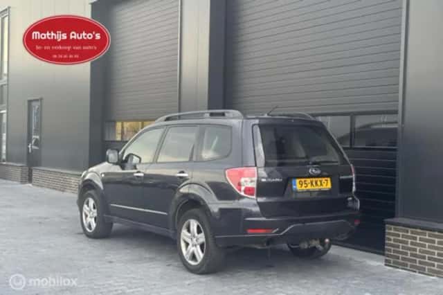 Subaru Forester (2010) thumbnail 3