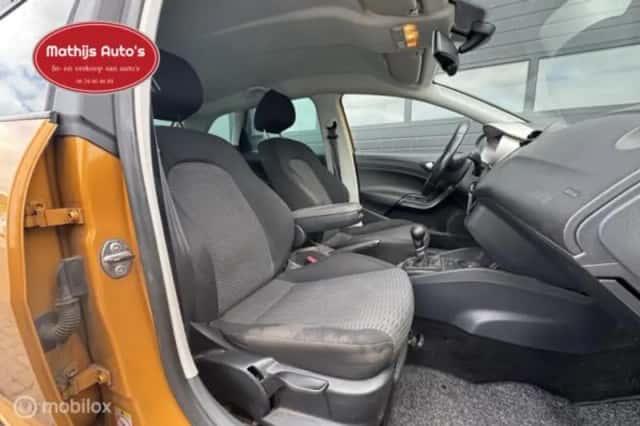 SEAT Ibiza (2015) thumbnail 5