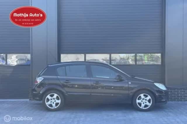 Opel Astra (2017) thumbnail 4