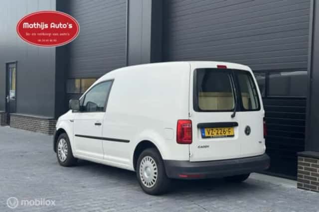 Volkswagen Caddy (2016) thumbnail 4