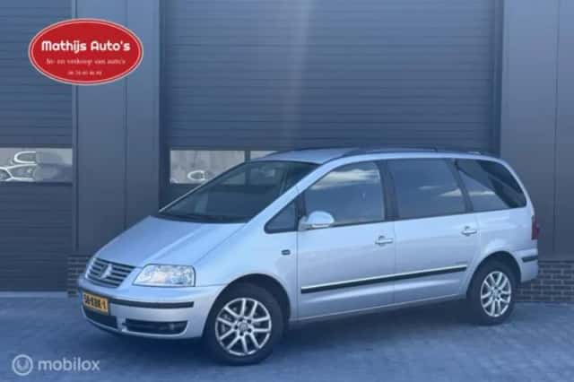 Volkswagen Sharan (2009) thumbnail 1