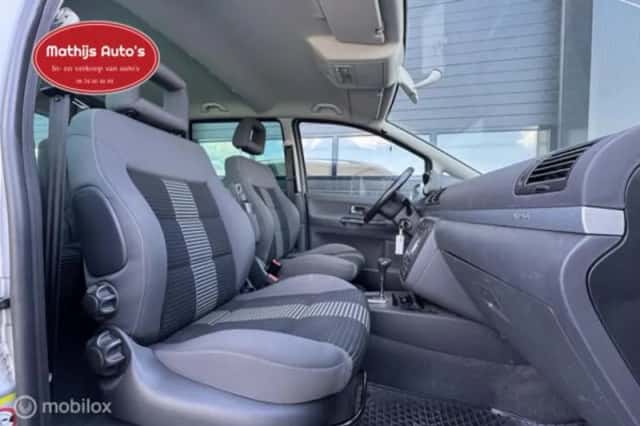 Volkswagen Sharan (2009) thumbnail 6