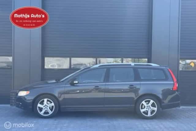 Volvo V70 (2010) thumbnail 3