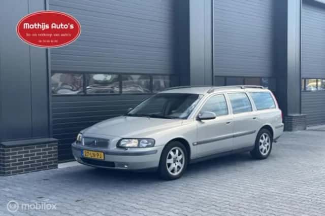 Volvo V70 (2003) thumbnail 2