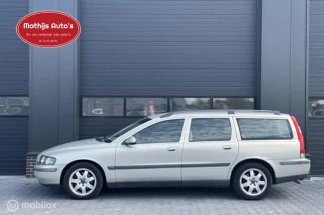 Volvo V70 (2003) thumbnail 3