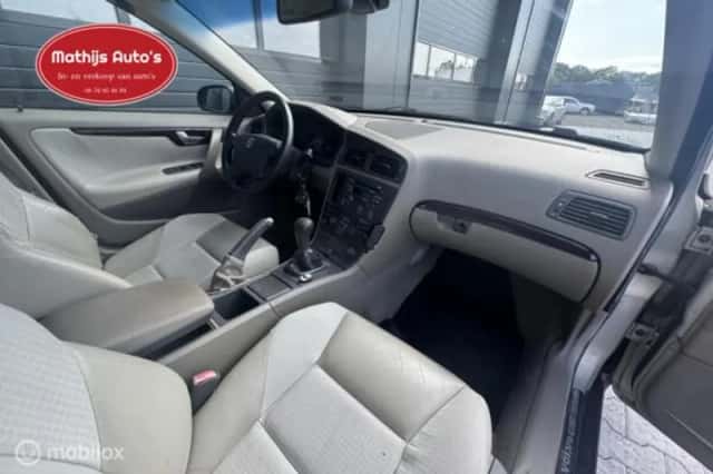 Volvo V70 (2003) thumbnail 6