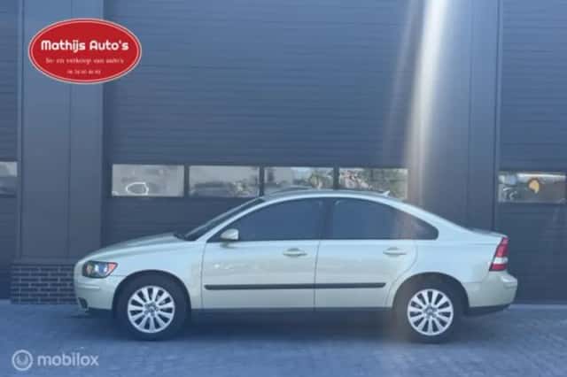 Volvo S40 (2004) thumbnail 2