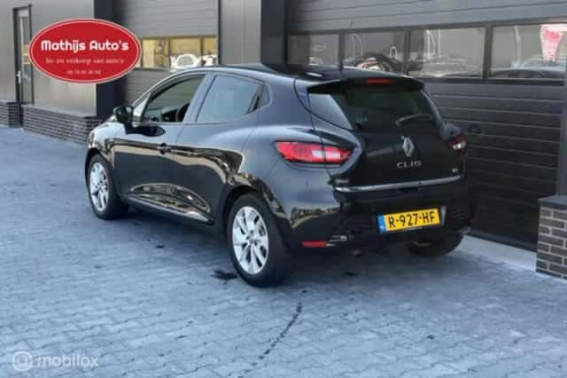 Renault Clio (2016) thumbnail 2