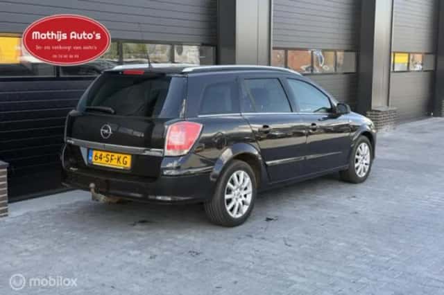 Opel Astra (2005) thumbnail 6