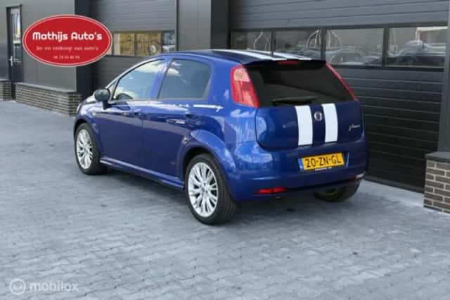 Fiat Grande Punto (2008) thumbnail 3