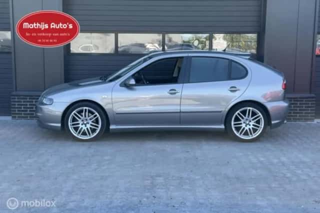 SEAT Leon (2004) thumbnail 2