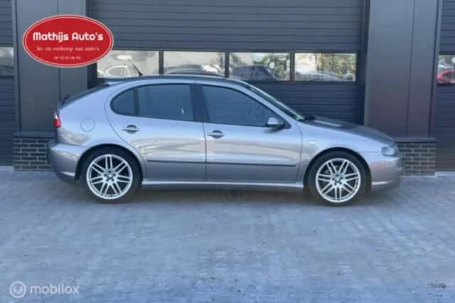 SEAT Leon (2004) thumbnail 3