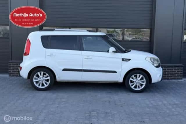 Kia Soul (2013) thumbnail 4
