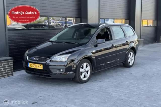 Ford Focus (2008) thumbnail 4