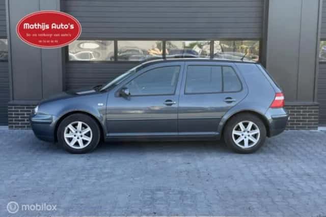 Volkswagen Golf (2003) thumbnail 2