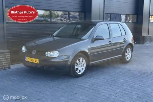 Volkswagen Golf (2003) thumbnail 3