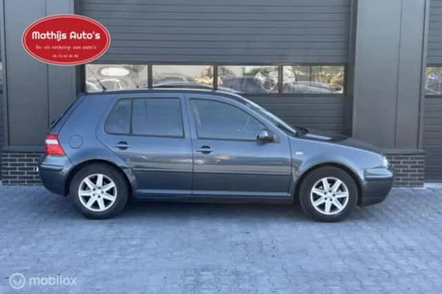 Volkswagen Golf (2003) thumbnail 4