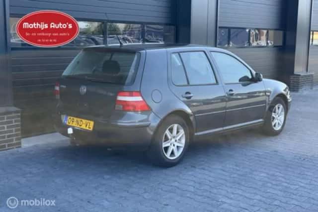 Volkswagen Golf (2003) thumbnail 5