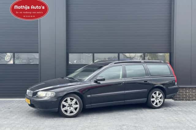 Volvo V70 (2004) thumbnail 1