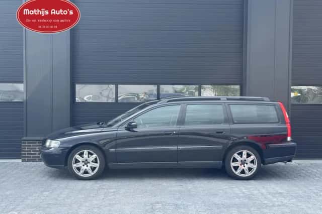 Volvo V70 (2004) thumbnail 2