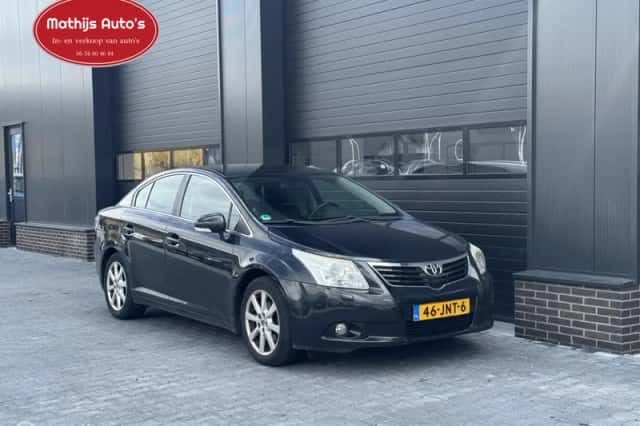 Toyota Avensis (2009) thumbnail 2