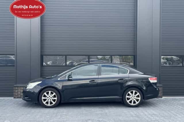 Toyota Avensis (2009) thumbnail 3