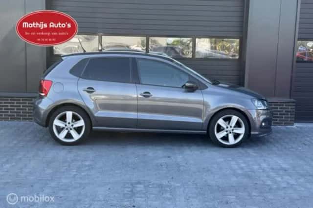 Volkswagen Polo (2010) thumbnail 6