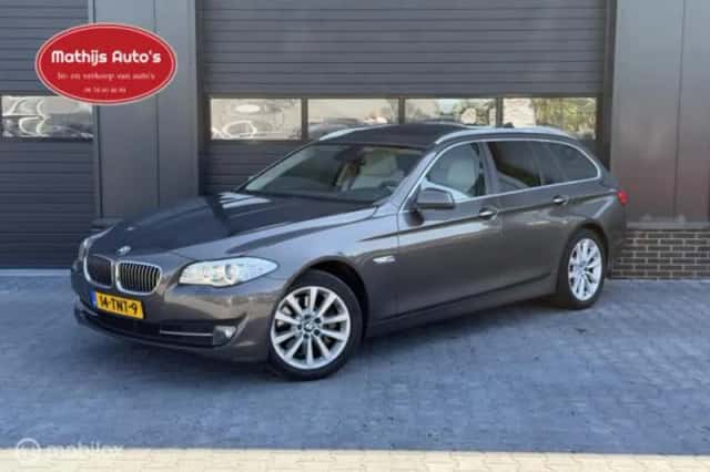 BMW 5-Serie (2011) thumbnail 1