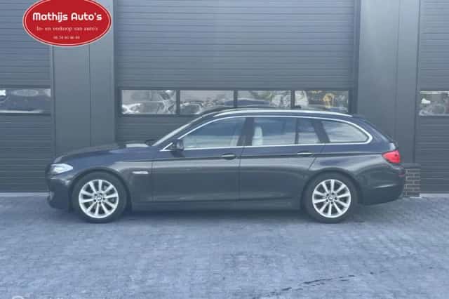 BMW 5-Serie (2011) thumbnail 2