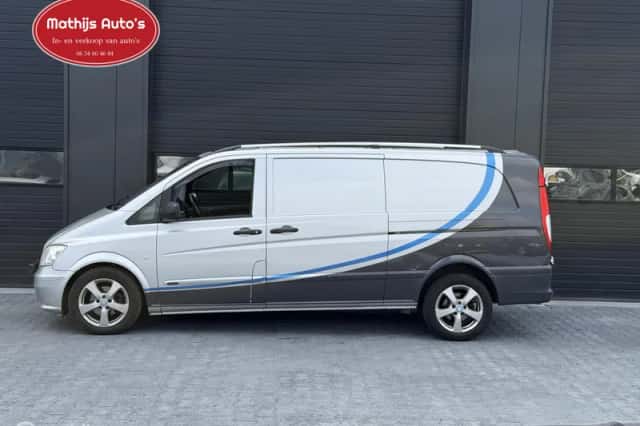 Mercedes-Benz Vito (2011) thumbnail 2