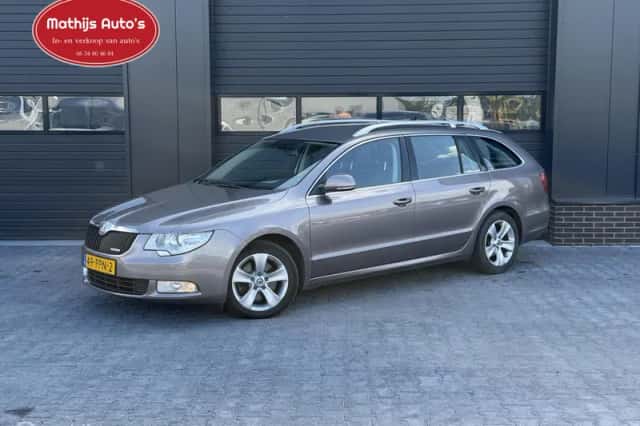 Škoda Superb (2011) thumbnail 1