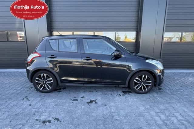 Suzuki Swift (2016) thumbnail 6