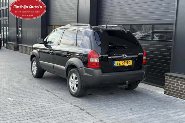 Hyundai Tucson (2005) thumbnail 2