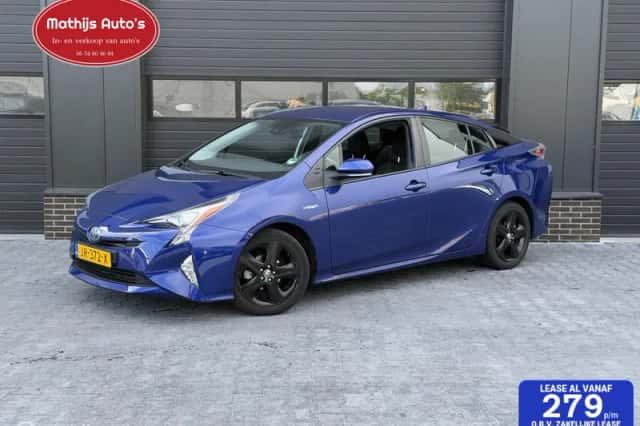 Toyota Prius (2016) thumbnail 1