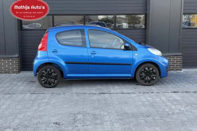 Peugeot 107 (2010) thumbnail 5