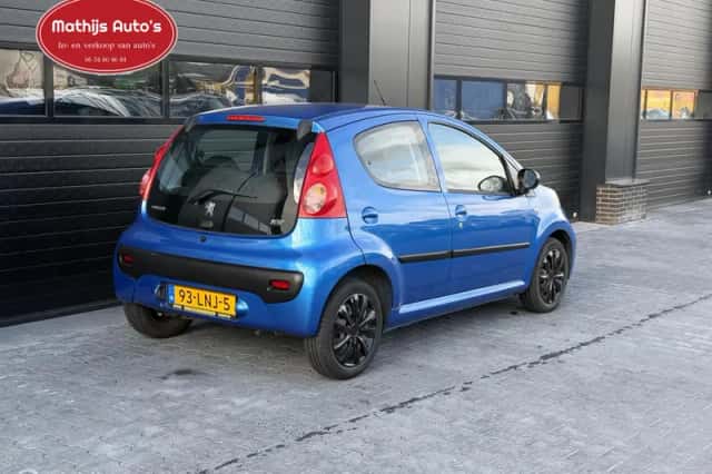 Peugeot 107 (2010) thumbnail 6